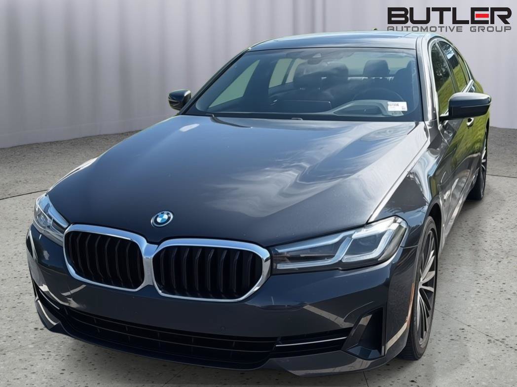 Used 2023 BMW 530e w/ Premium Package RWD image 3