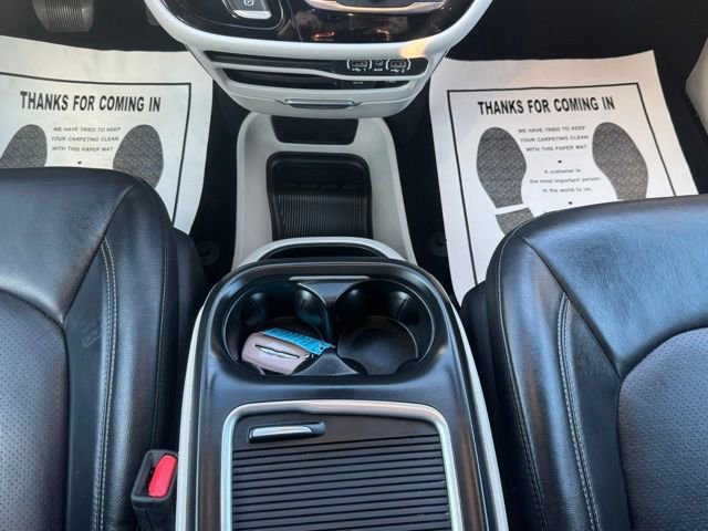 Used 2022 Chrysler Pacifica Touring-L FWD image 19