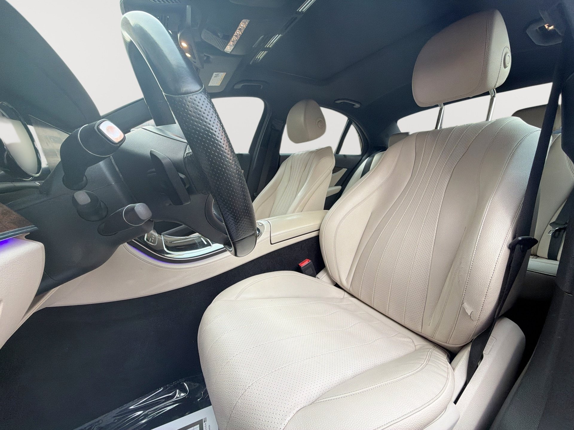 Used 2017 Mercedes-Benz E 300 4MATIC image 13