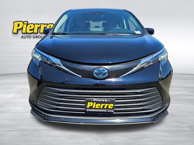 Used 2024 Toyota Sienna LE FWD image 9