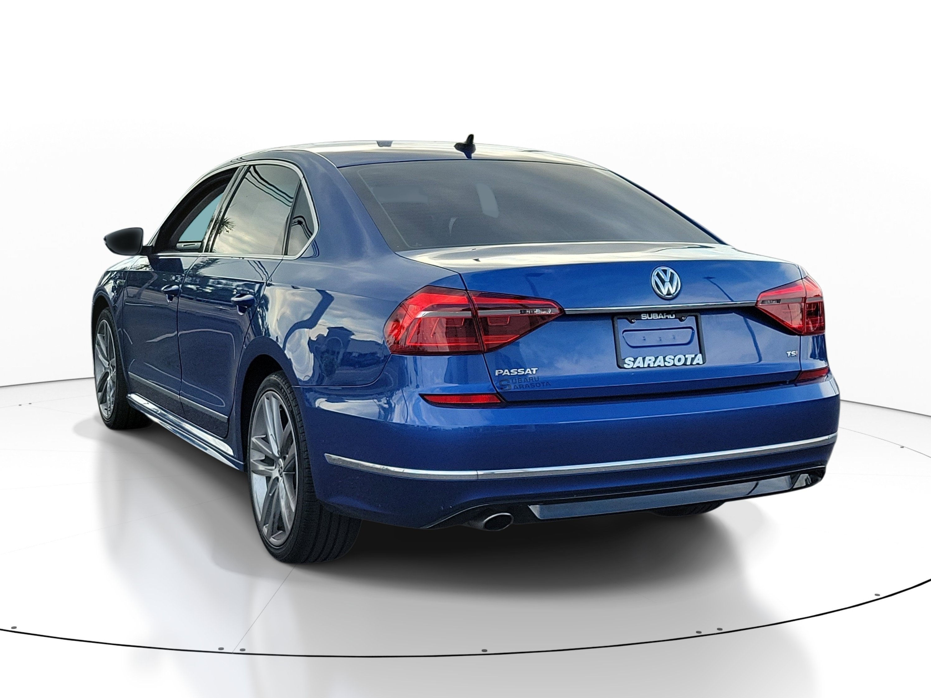 Used 2017 Volkswagen Passat 1.8T R-Line FWD image 4