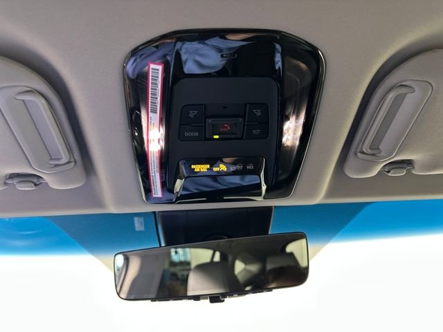 Used 2022 Toyota Venza Limited image 24