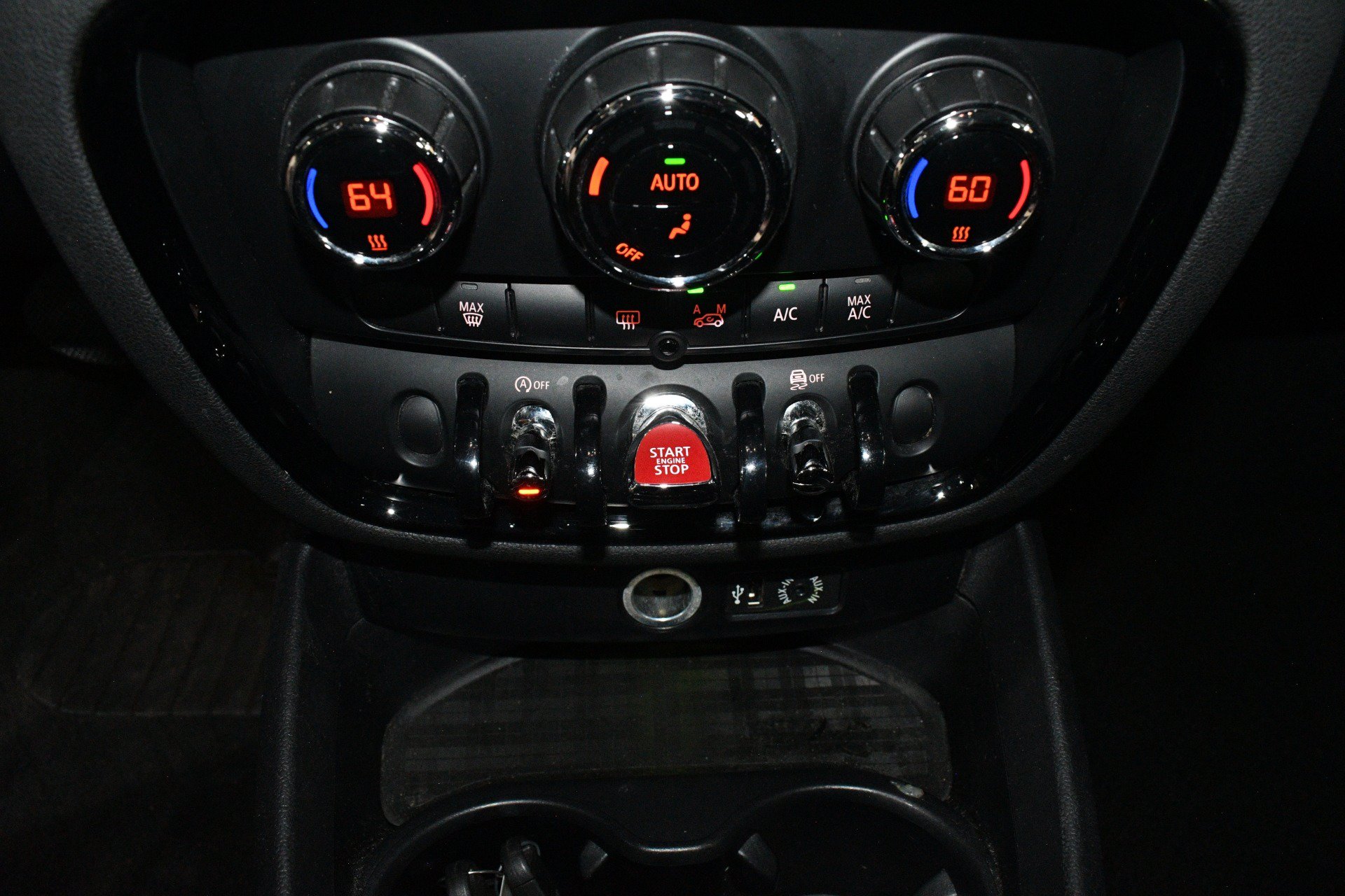 Used 2016 MINI Cooper Clubman FWD image 34