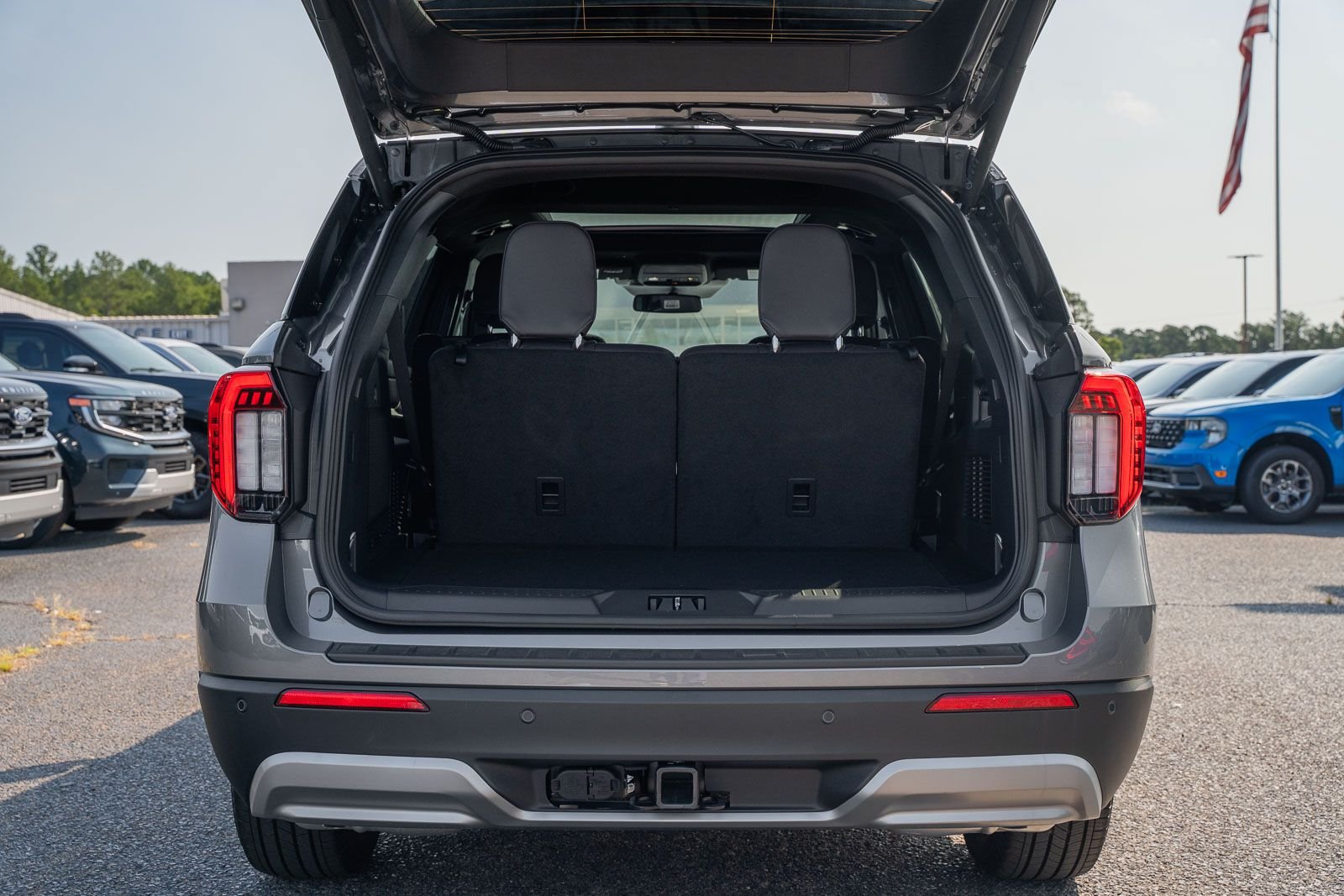 New 2026 Ford Explorer Platinum RWD image 18