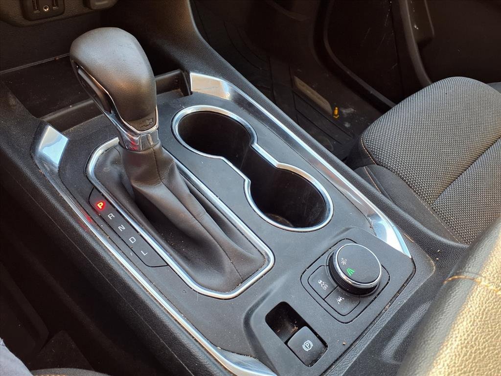 Used 2021 Chevrolet Traverse LT image 25