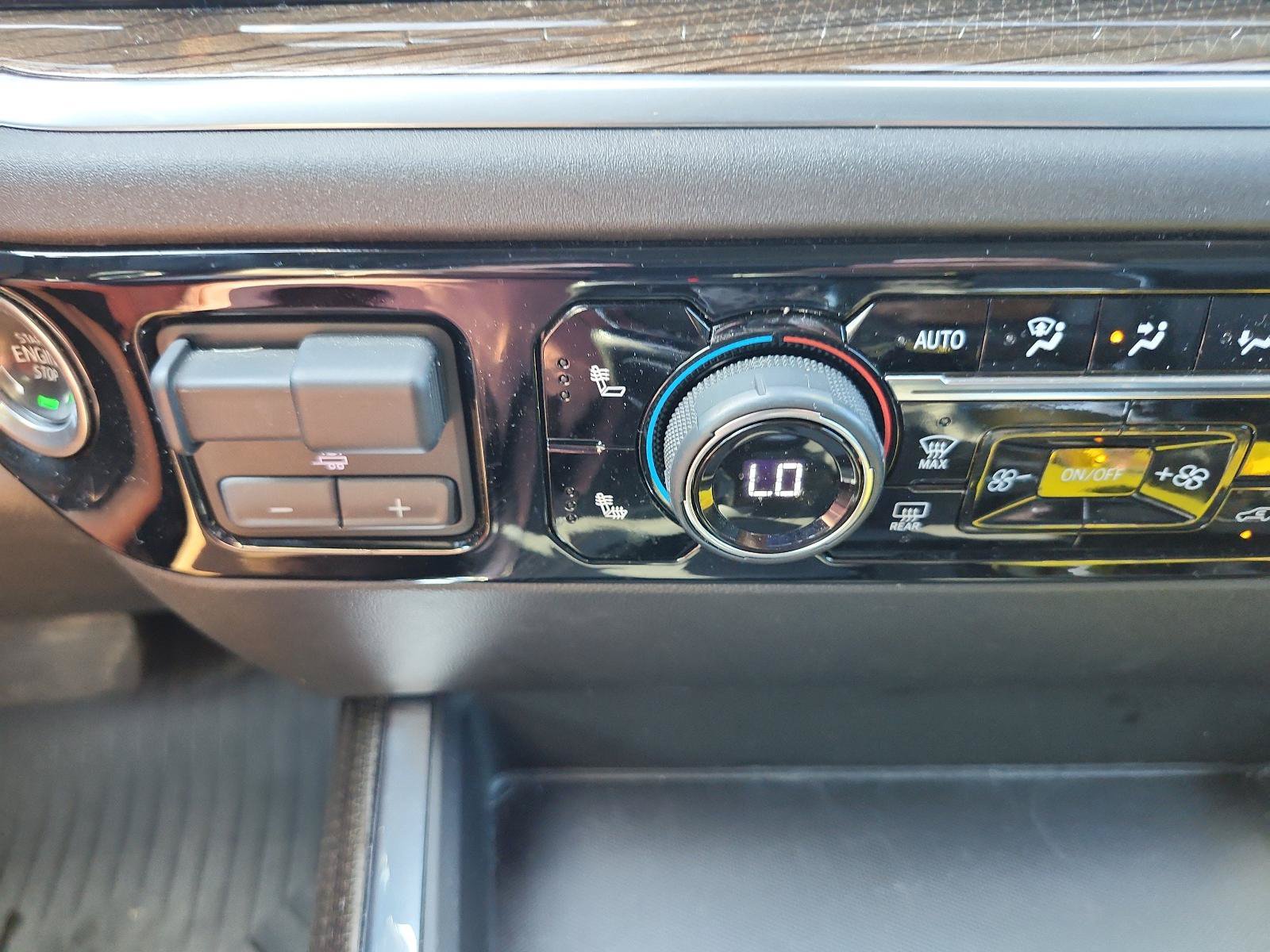 Used 2024 Chevrolet Silverado 1500 LT AWD/4WD image 19