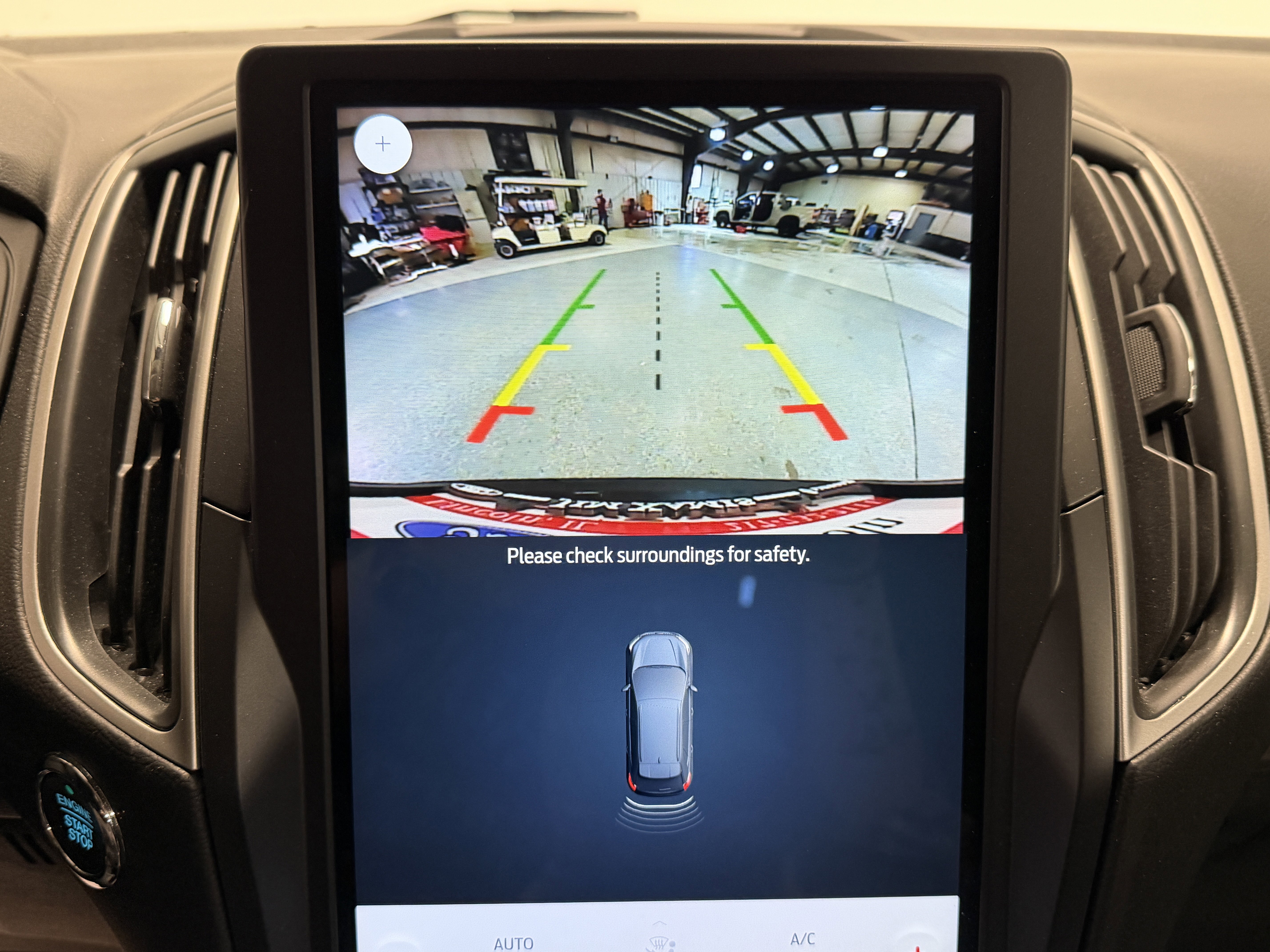 Used 2024 Ford Edge SEL w/ Convenience Package image 9