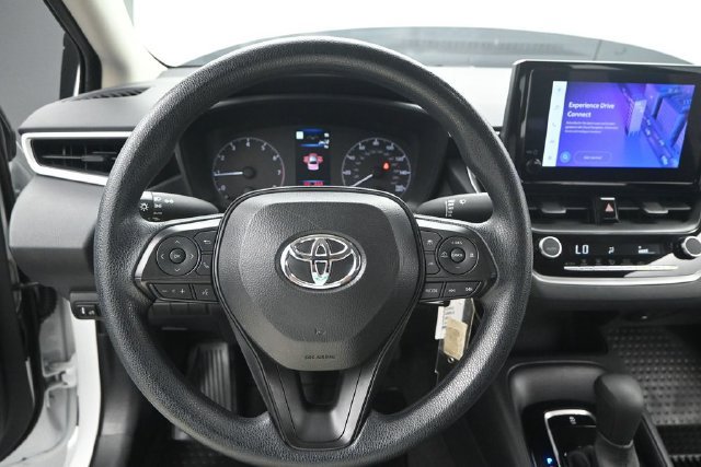 Used 2025 Toyota Corolla LE FWD image 7