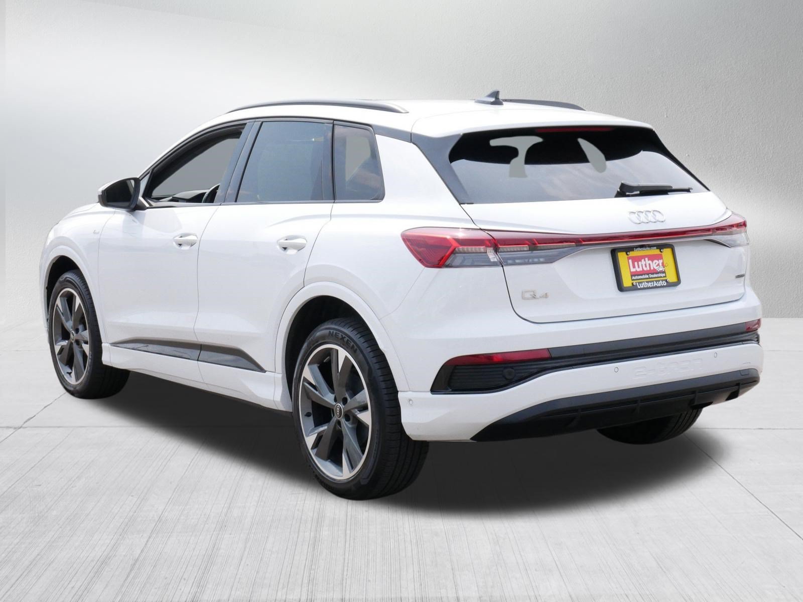 Used 2023 Audi Q4 e-tron Premium Plus w/ Premium Plus AWD/4WD image 5