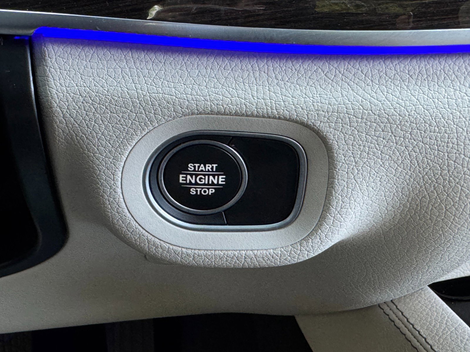 Used 2024 Mercedes-Benz GLE 450e 4MATIC image 25