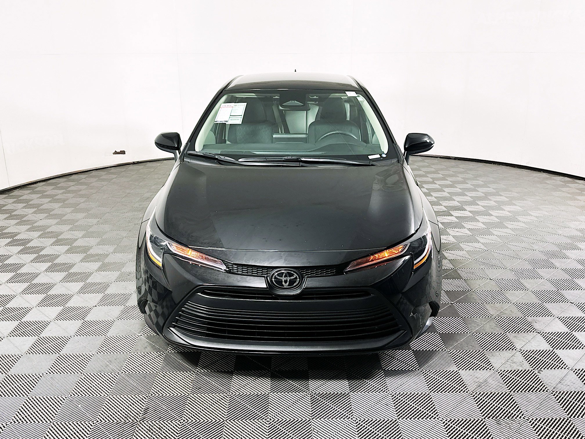 Used 2025 Toyota Corolla LE image 8