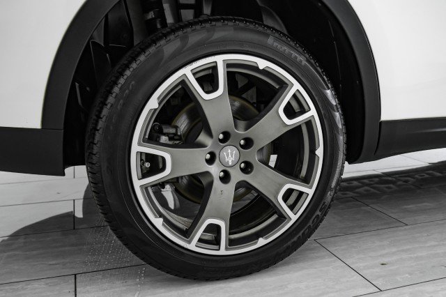 Used 2018 Maserati Levante image 50