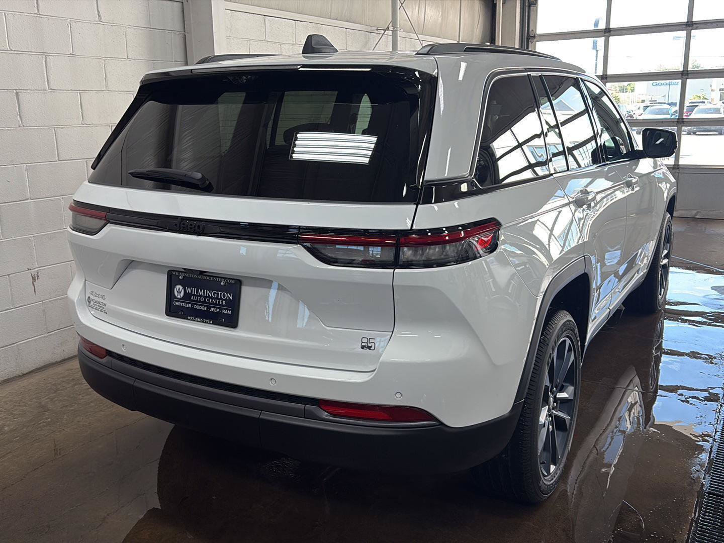 New 2026 Jeep Grand Cherokee Limited AWD/4WD image 3