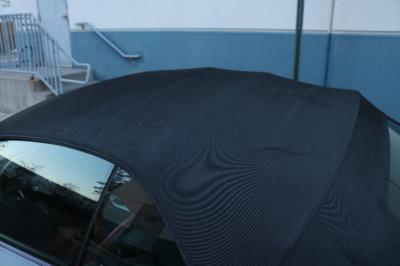 Used 2015 BMW M235i Convertible image 9