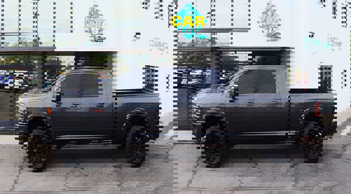 Used 2024 RAM 2500 Limited image 11