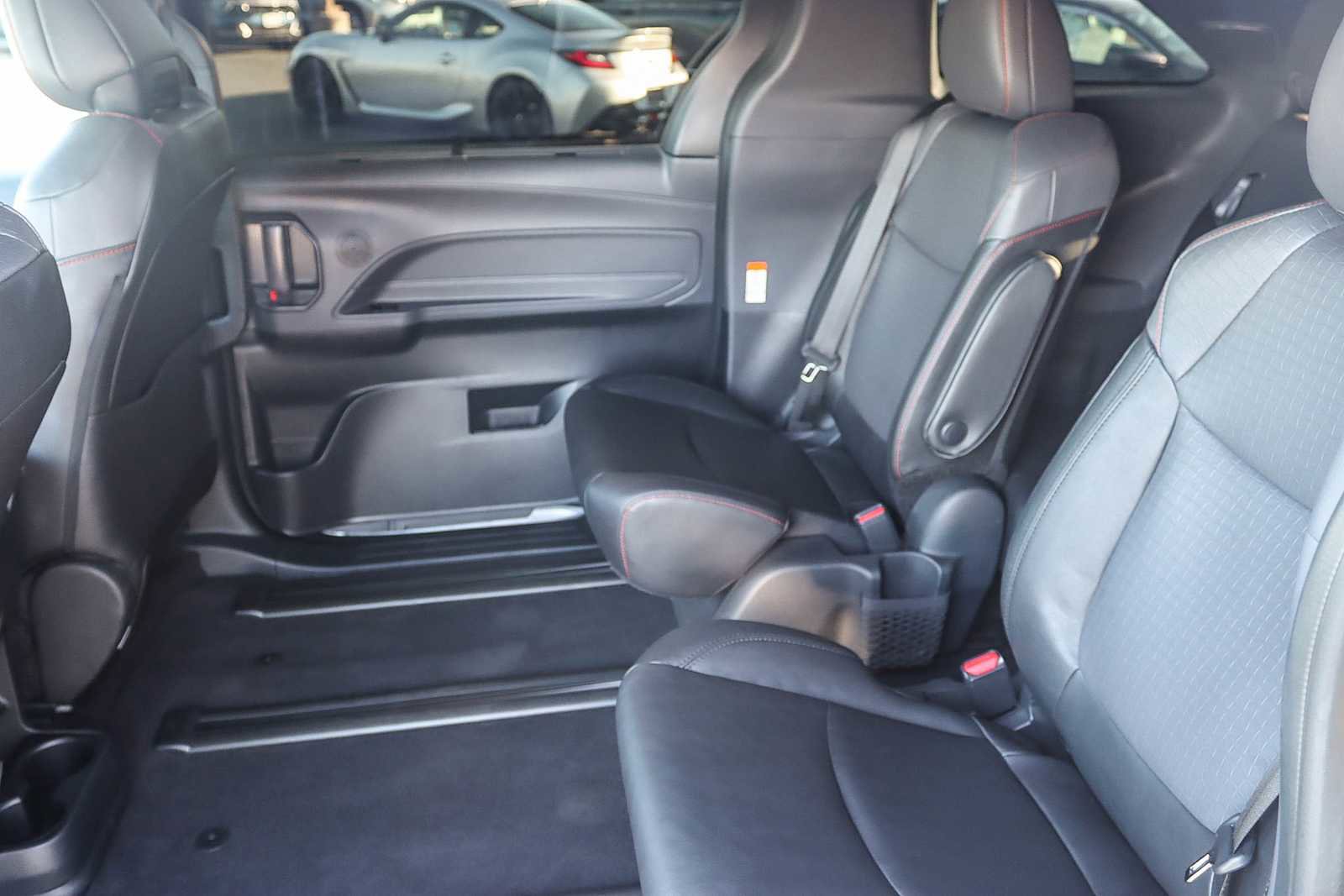 Used 2023 Toyota Sienna XSE image 18