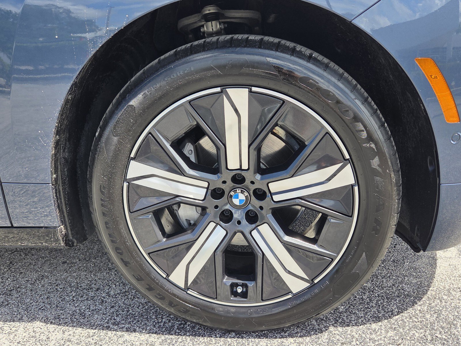 New 2026 BMW iX xDrive45 w/ Climate Comfort Package AWD/4WD image 9