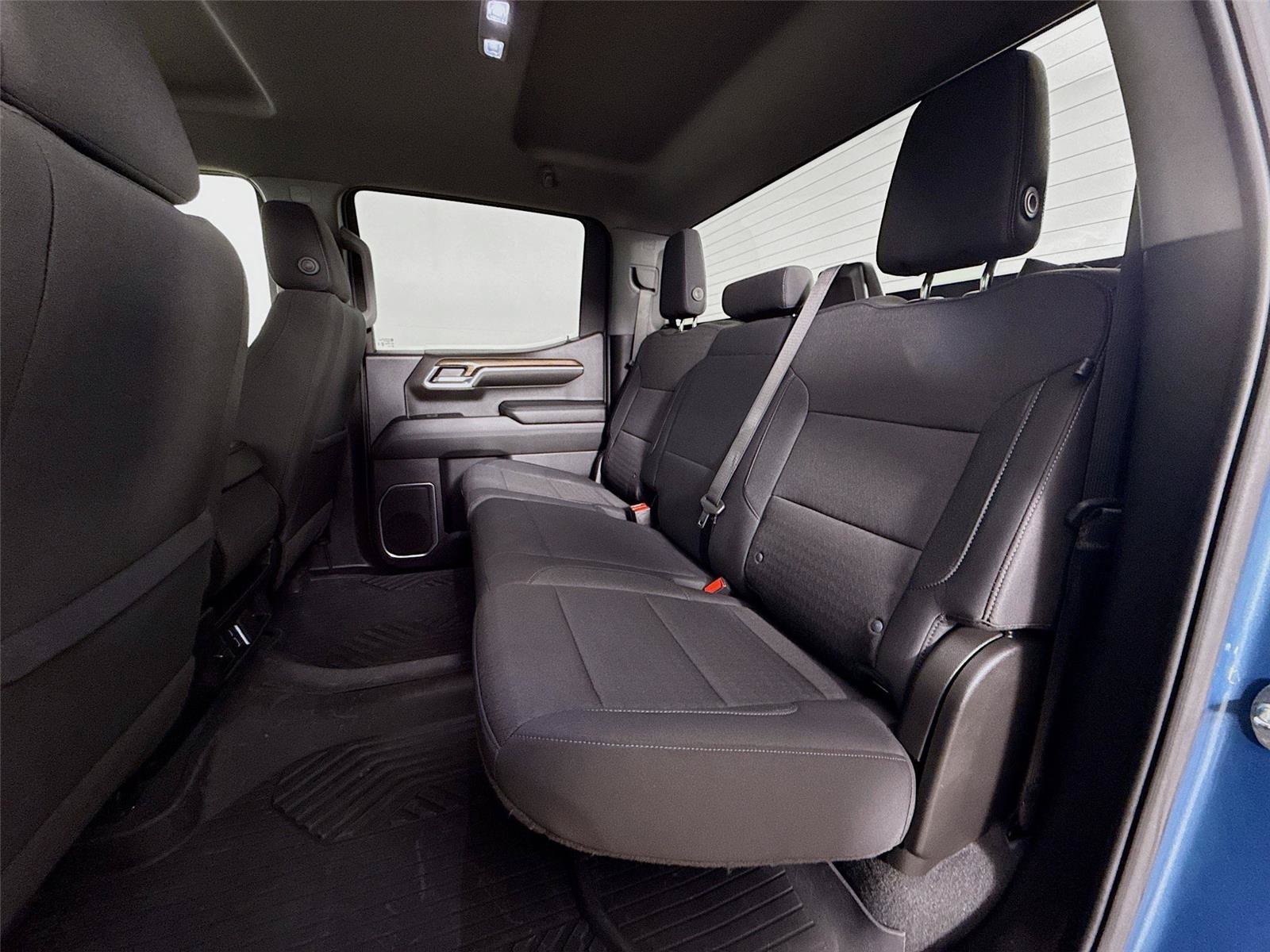 Used 2024 Chevrolet Silverado 1500 LT AWD/4WD image 24