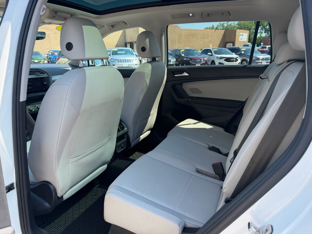 Used 2020 Volkswagen Tiguan SEL AWD/4WD image 8