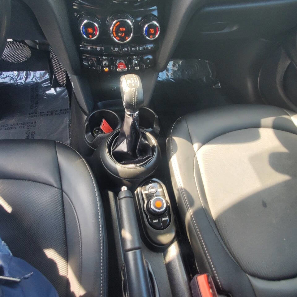 Used 2019 MINI Cooper 4-Door Hardtop image 18