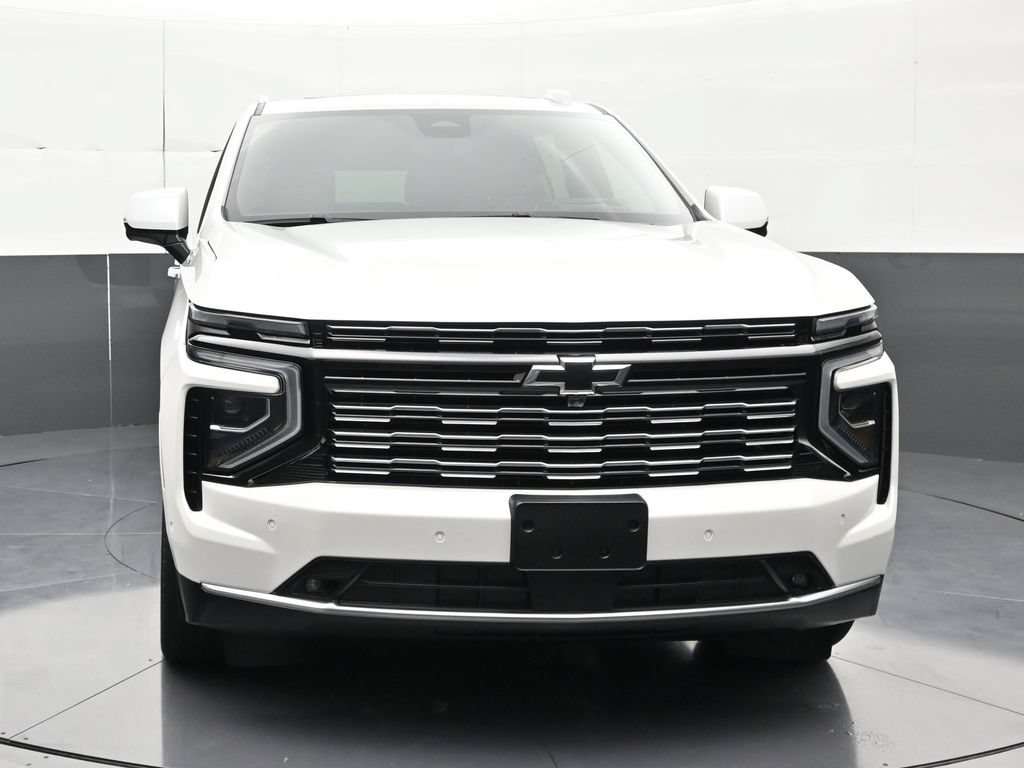Used 2025 Chevrolet Suburban High Country AWD/4WD image 8