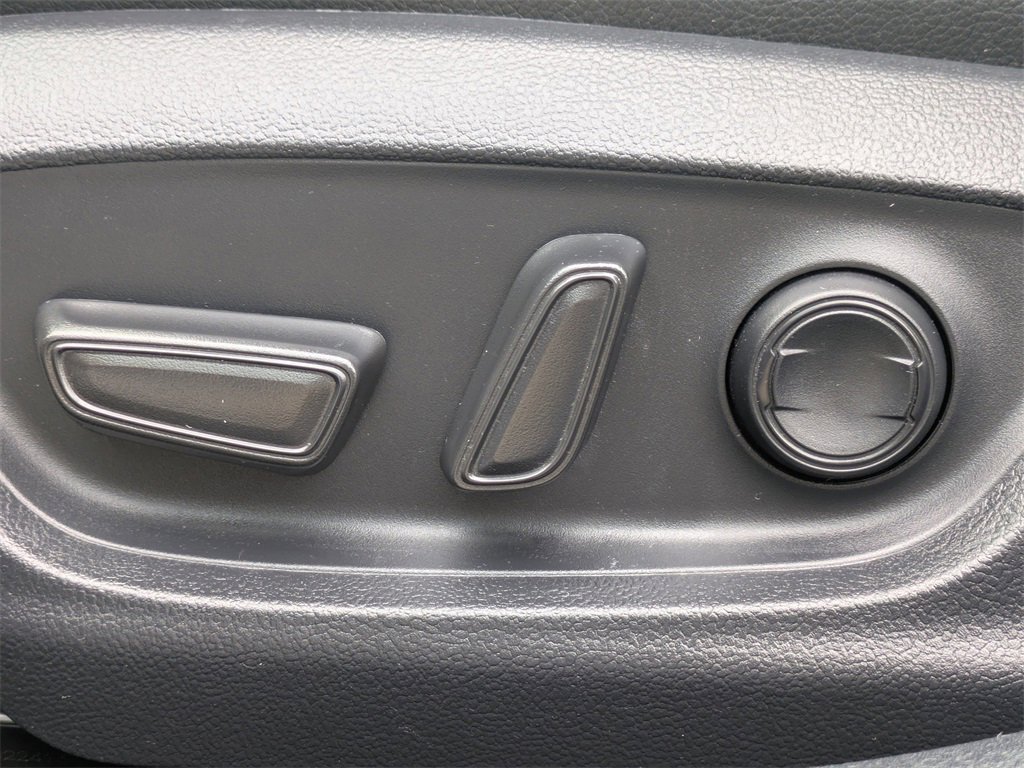 Used 2024 Toyota Camry SE image 21