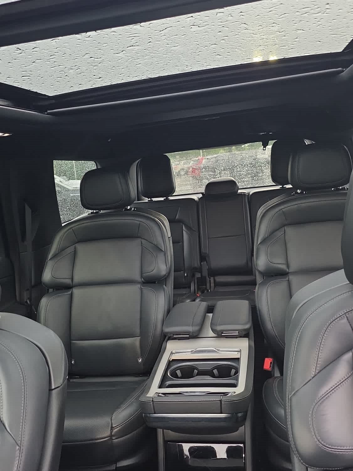 Used 2025 Lincoln Navigator Reserve w/ Jet Appearance Package AWD/4WD image 8