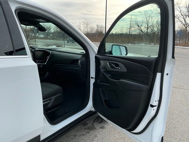 Used 2024 Chevrolet Traverse LT image 19