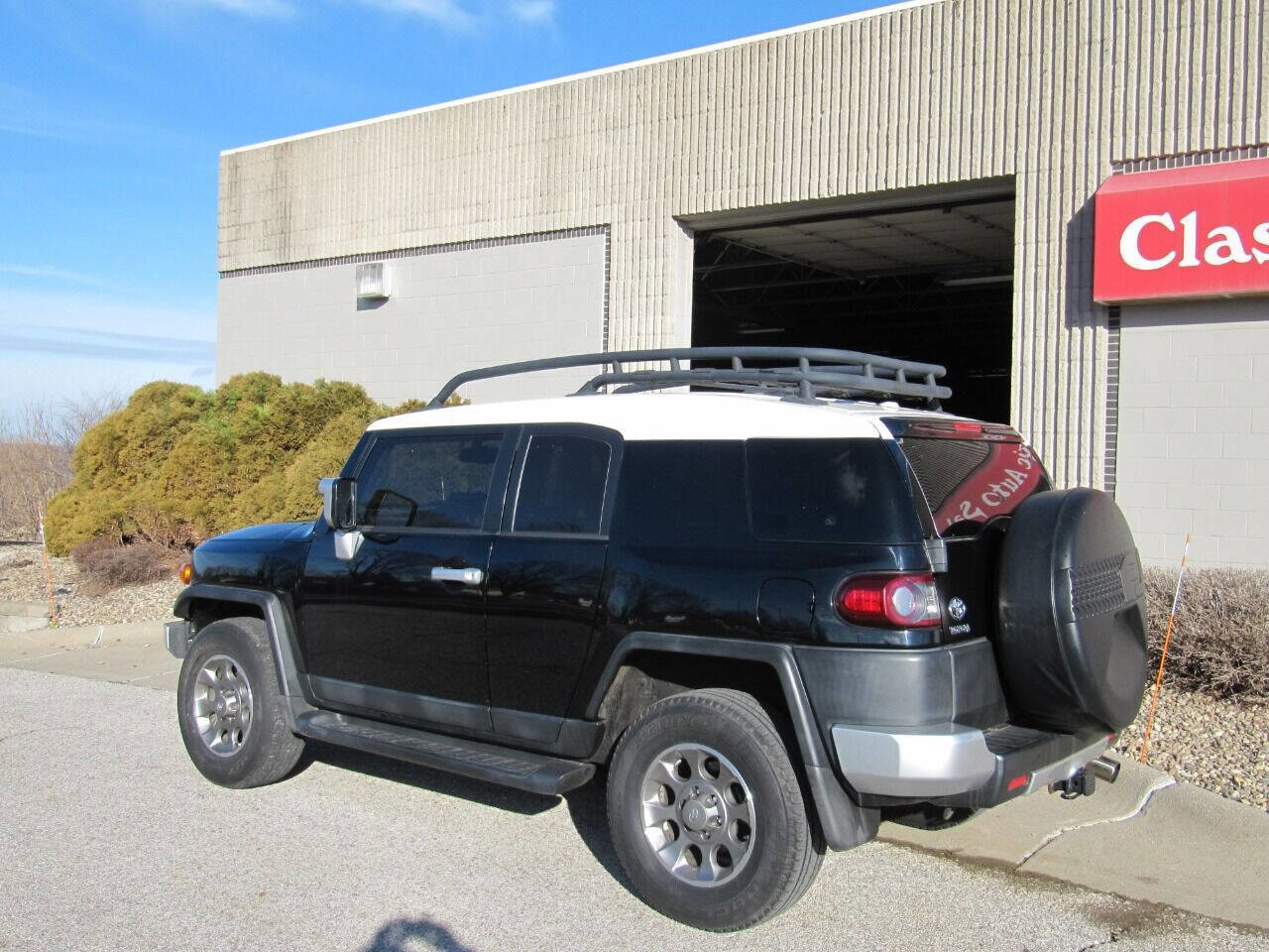 Used 2012 Toyota FJ Cruiser 4WD image 8