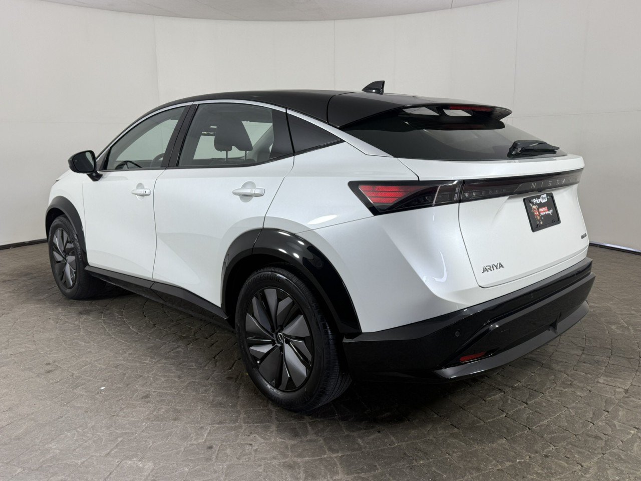 Used 2023 Nissan Ariya FWD image 5