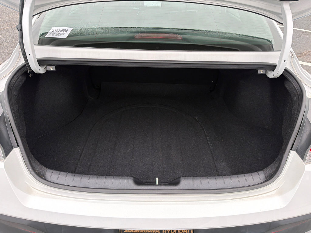 Used 2024 Hyundai Elantra SEL FWD image 18