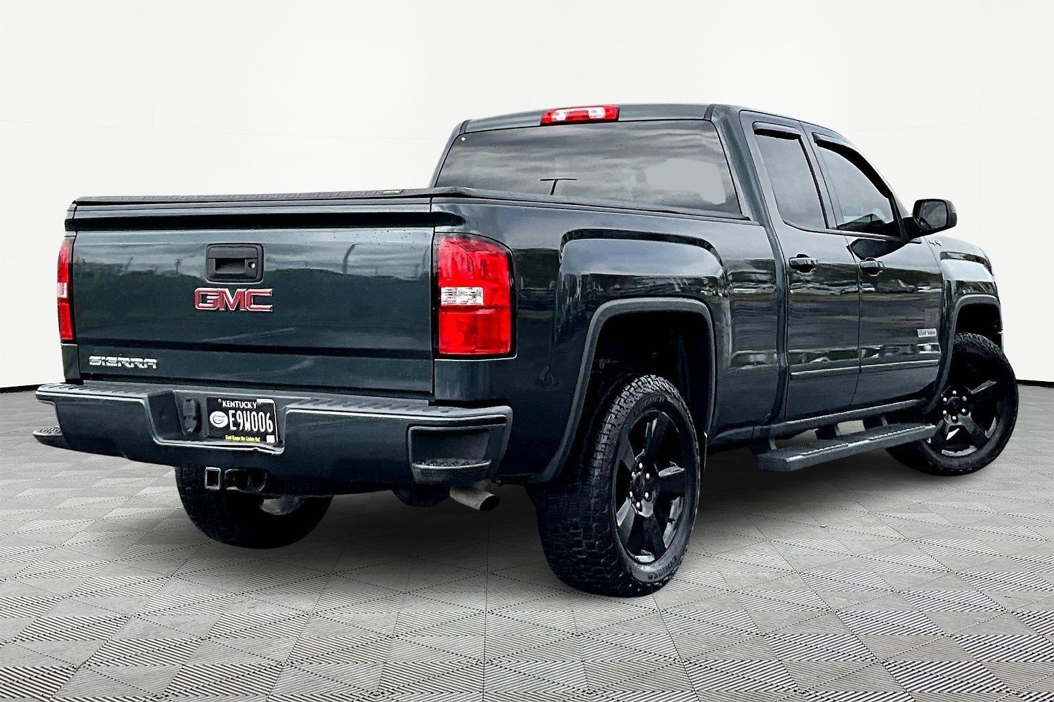Used 2017 GMC Sierra 1500 4x4 Double Cab w/ Elevation Edition image 6