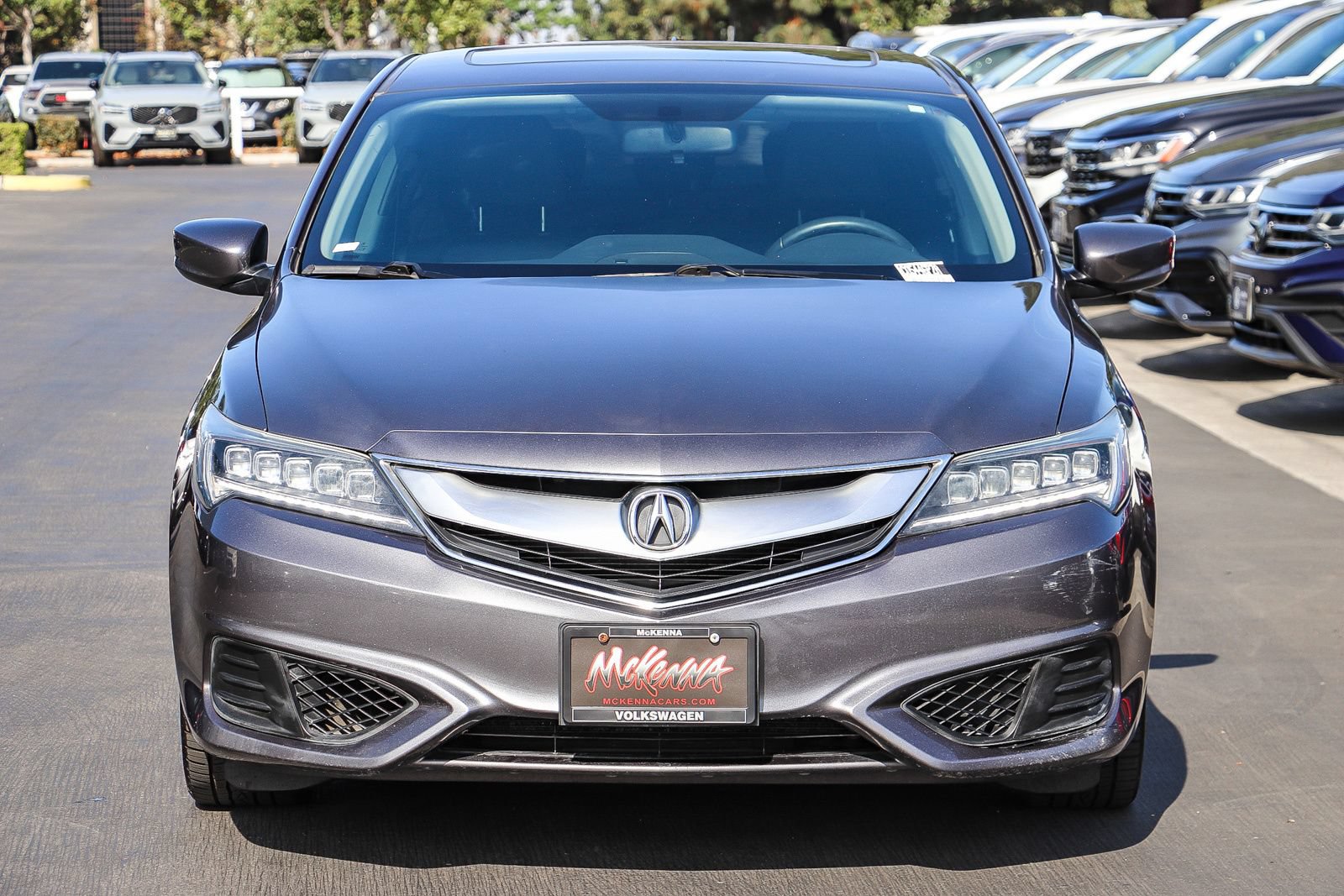 Used 2018 Acura ILX w/ AcuraWatch Plus Package FWD image 2