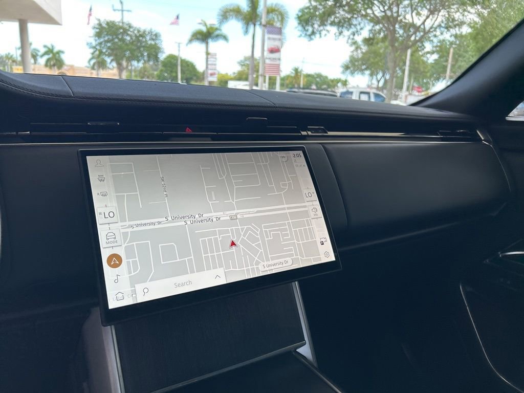 Used 2024 Land Rover Range Rover SE image 12