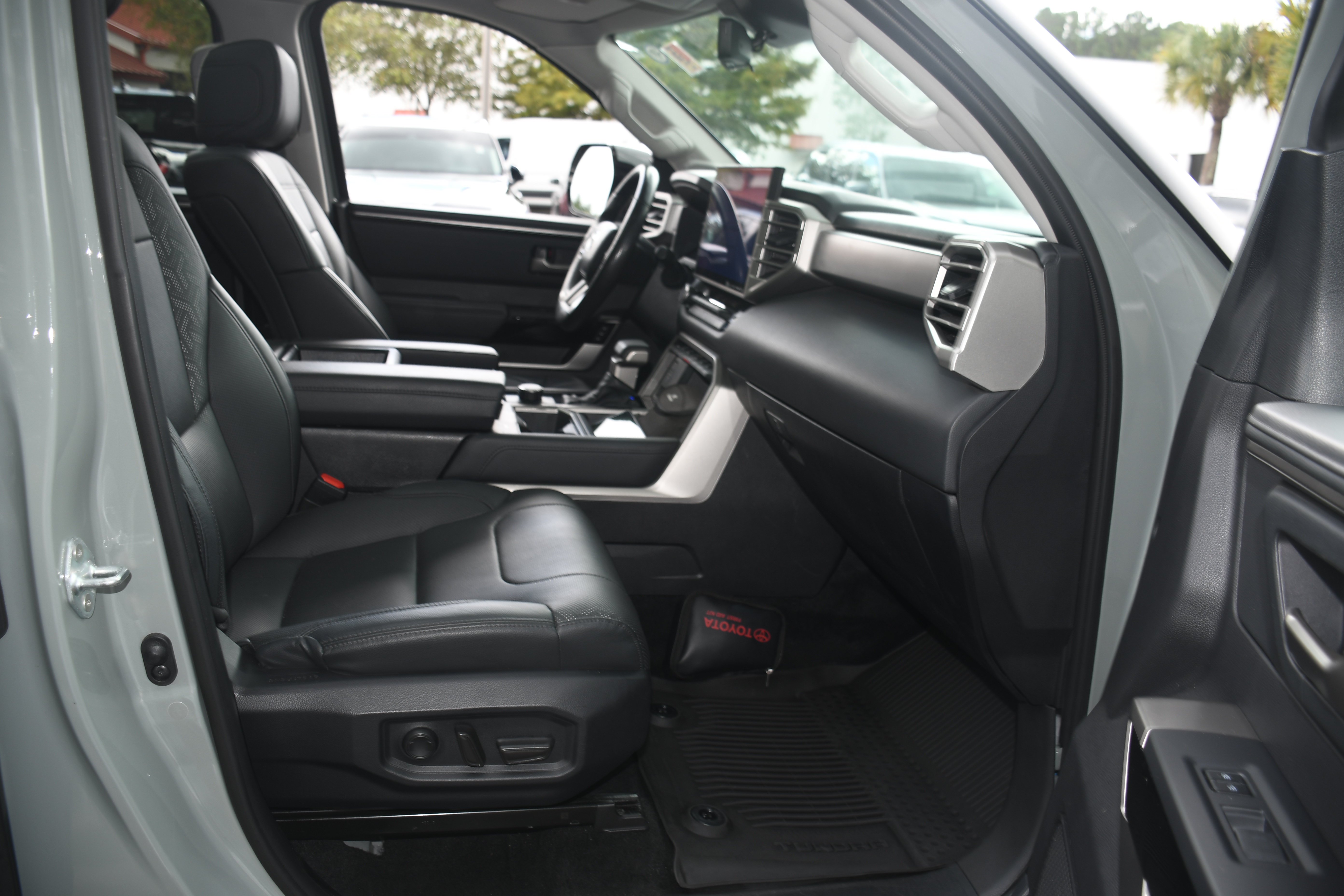 Used 2024 Toyota Tundra Limited RWD image 22
