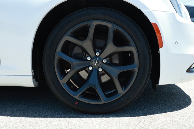 Used 2021 Chrysler 300 S RWD image 5
