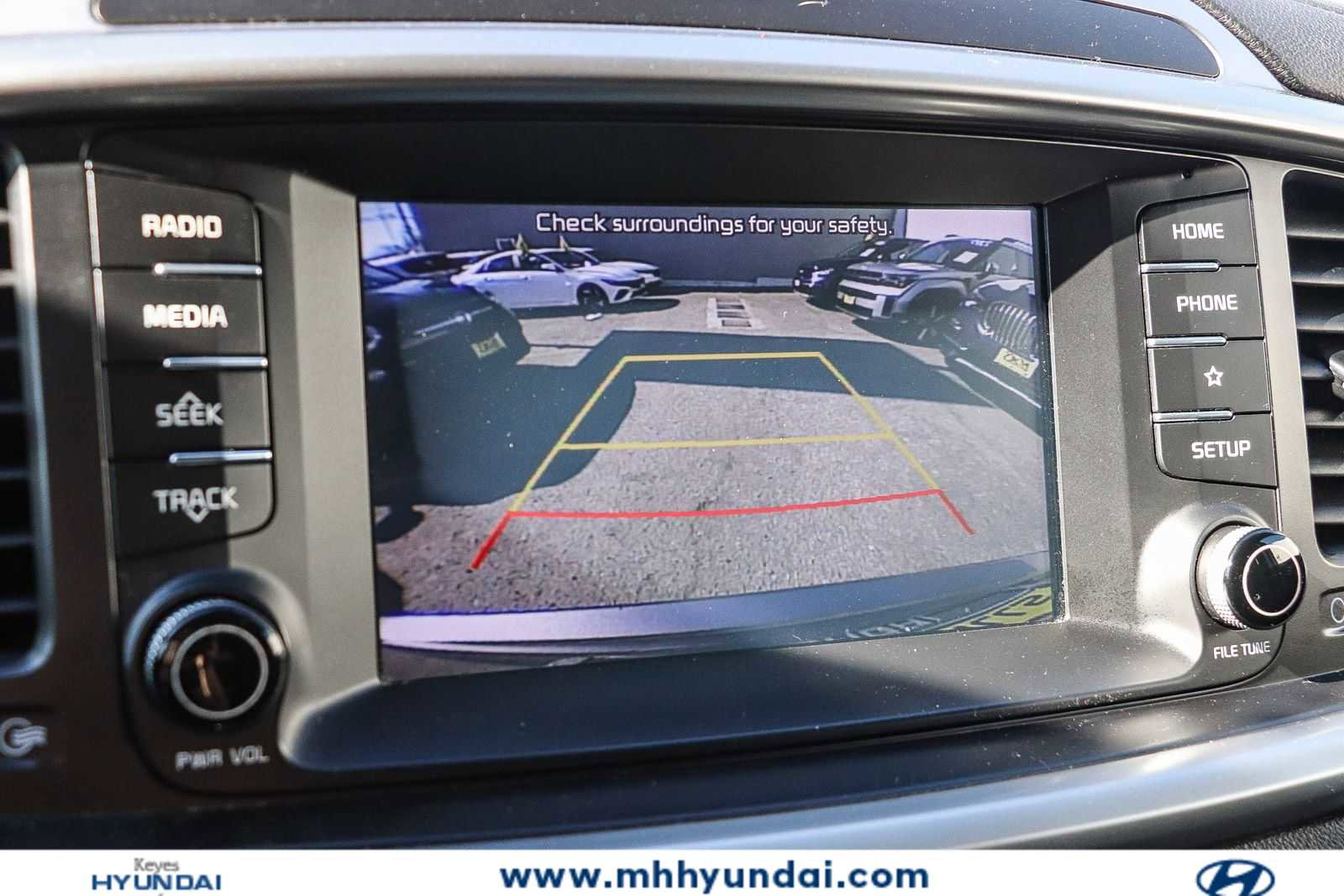 Used 2019 Kia Sorento LX FWD image 24