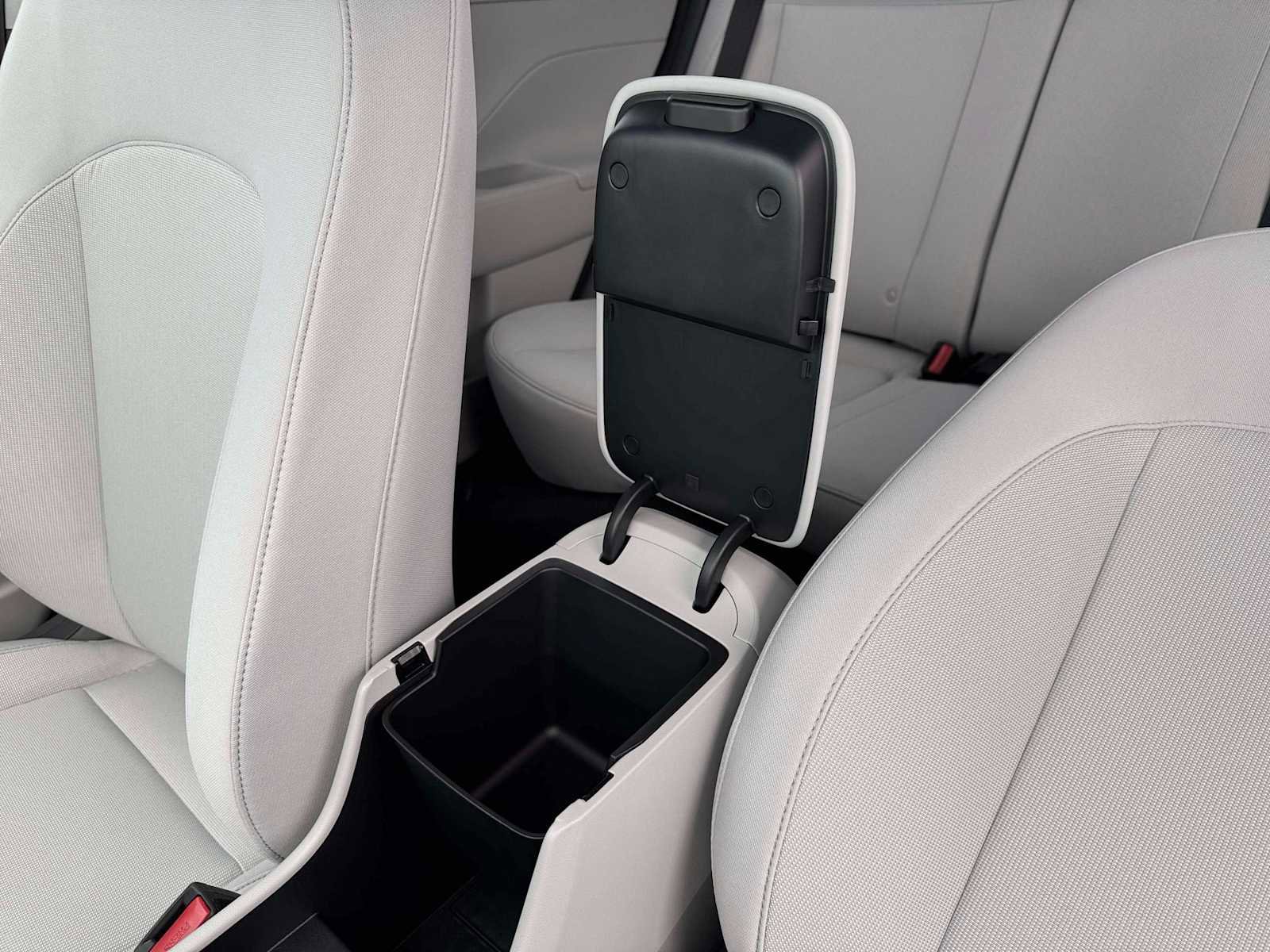 New 2026 Hyundai Kona SE image 19