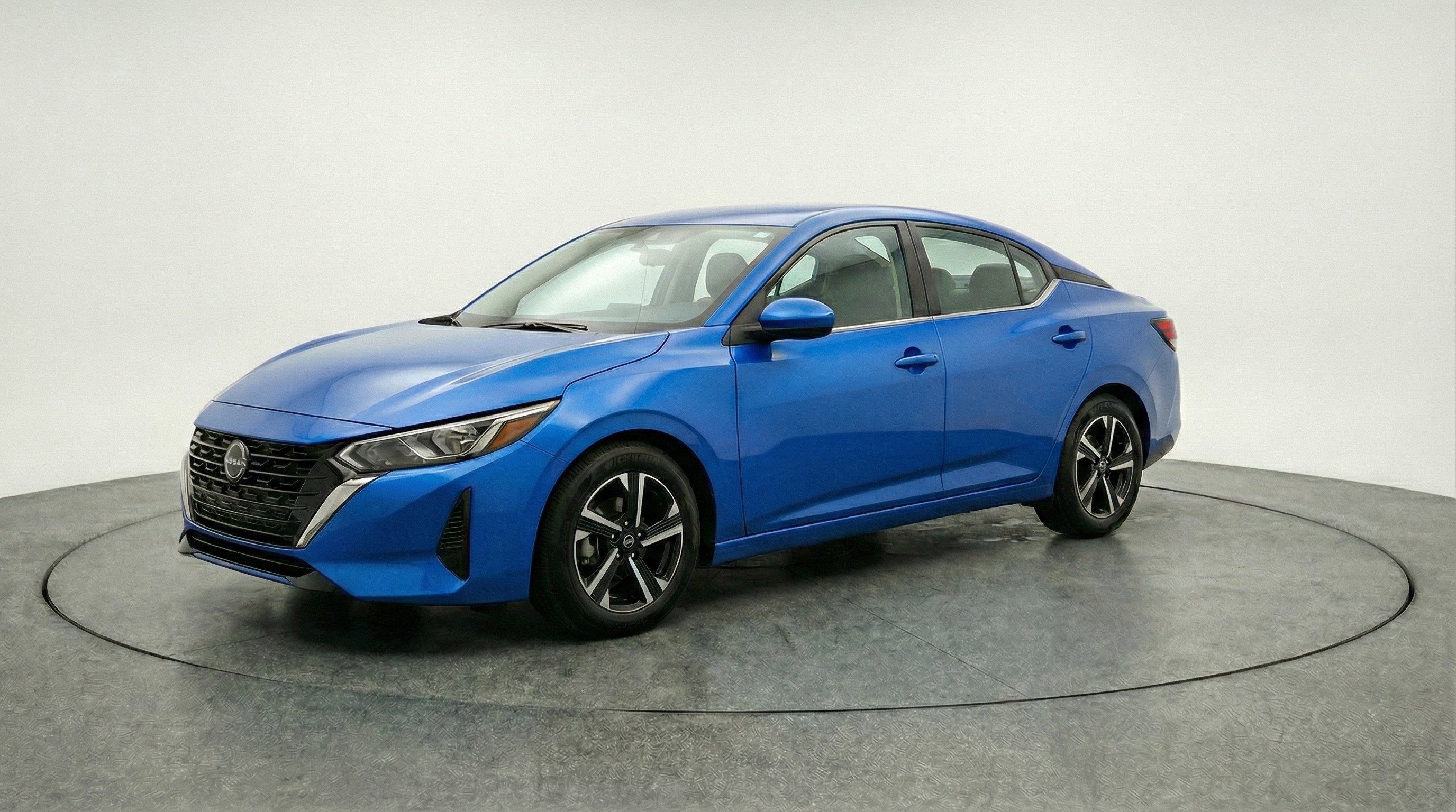 Used 2025 Nissan Sentra SV FWD image 3