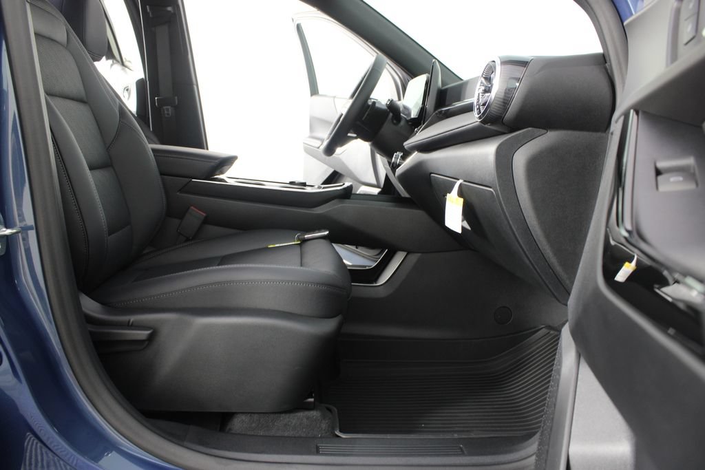 New 2027 Chevrolet Equinox LT w/ Convenience Package II FWD image 20