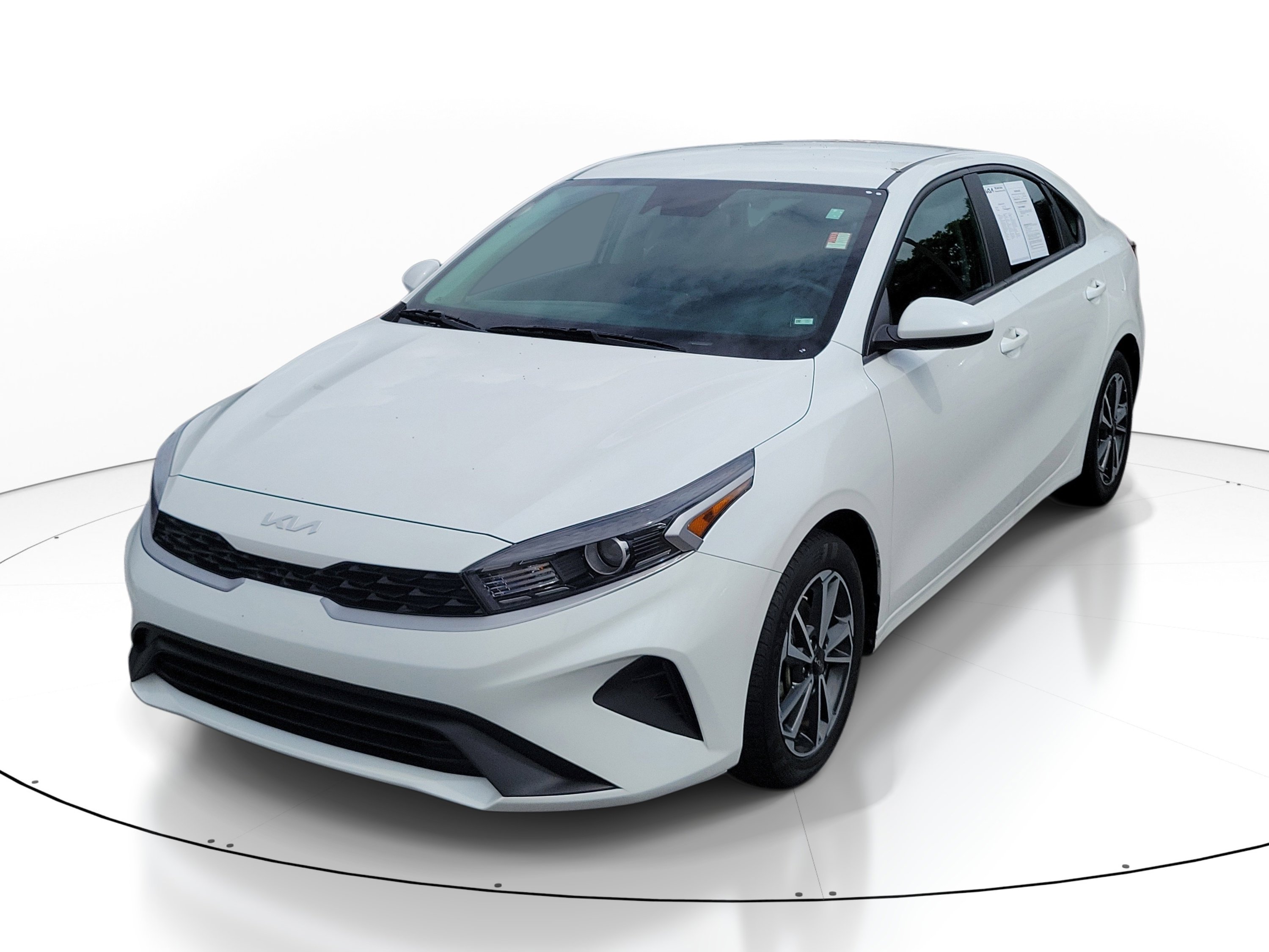Used 2023 Kia Forte LXS FWD image 3
