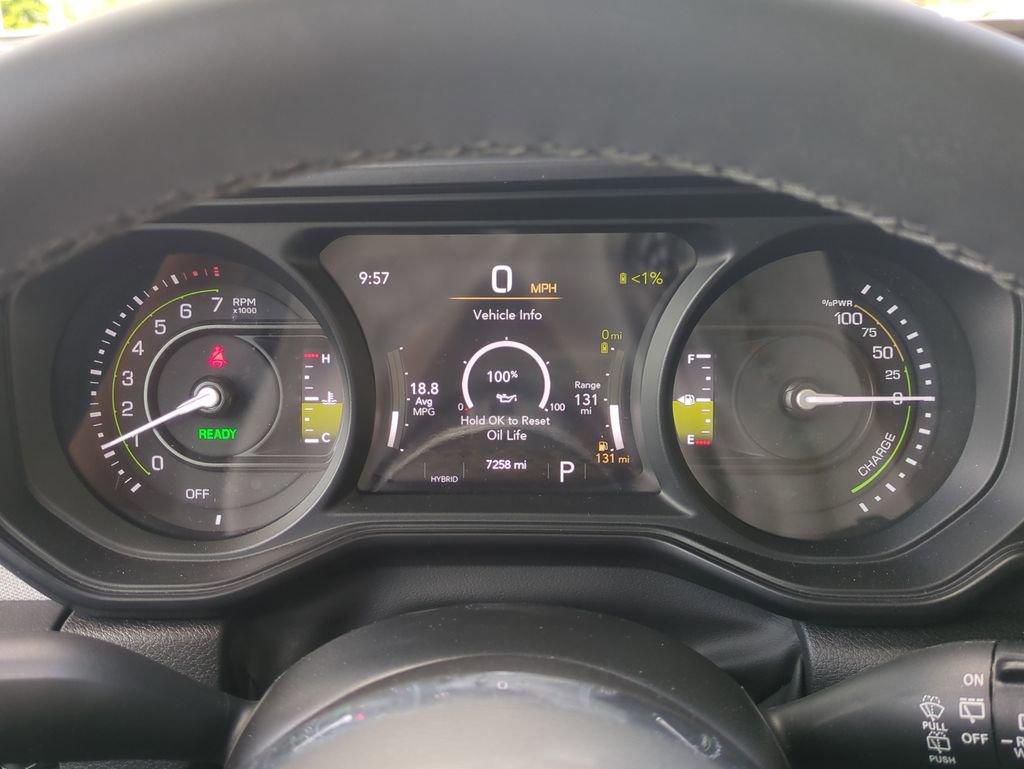 Used 2025 Jeep Wrangler Unlimited Sahara AWD/4WD image 28