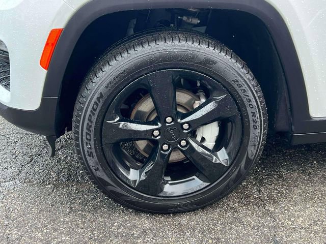 Certified 2024 Jeep Grand Cherokee Limited w/ Black Appearance Package image 8