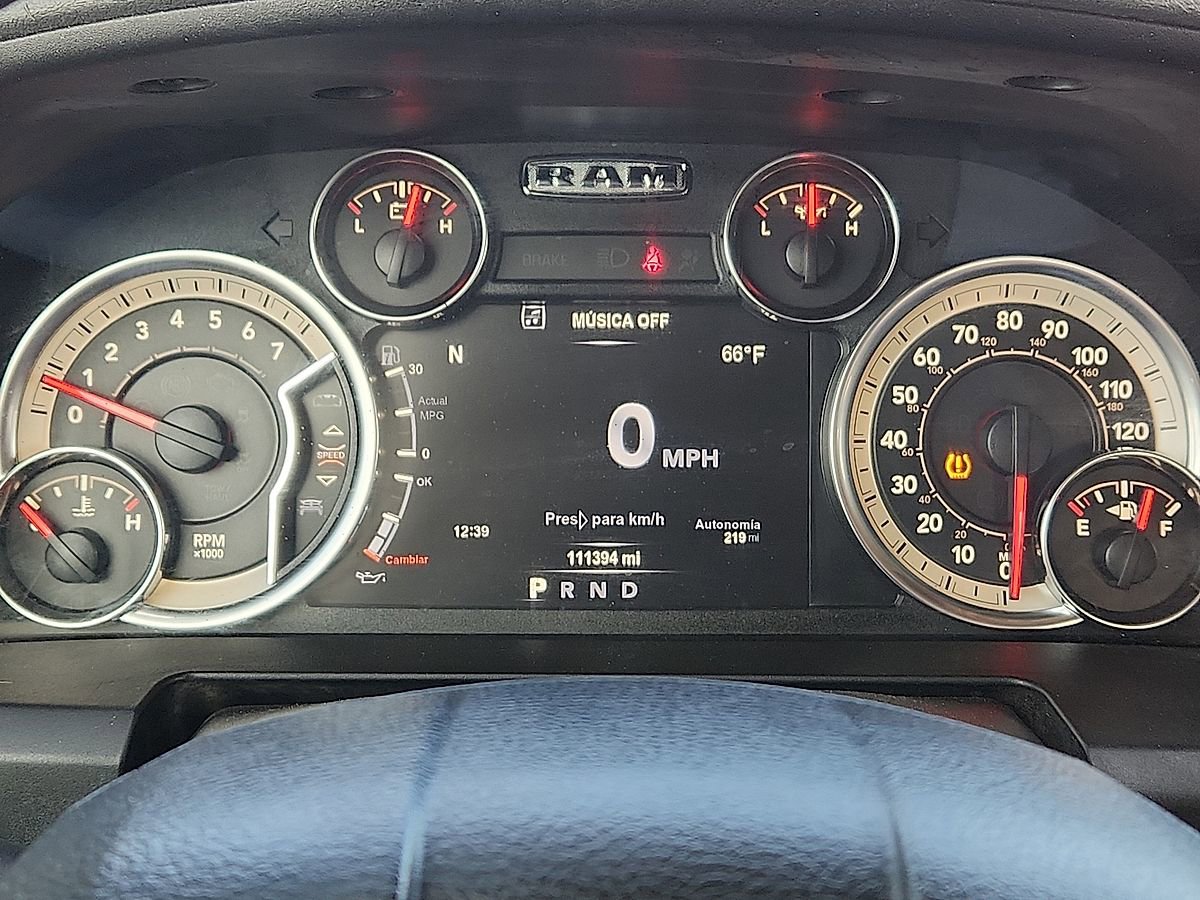 Used 2019 RAM 1500 Classic SLT w/ Luxury Group image 10