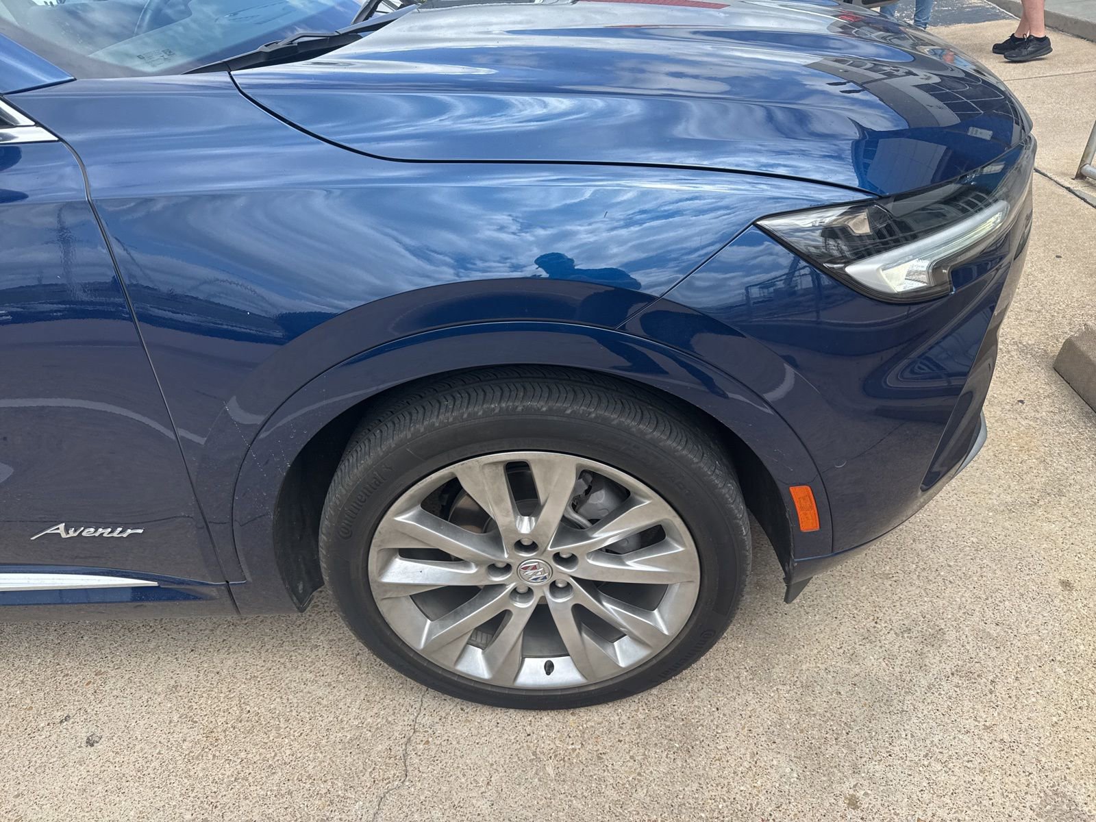 Used 2023 Buick Envision Avenir image 4