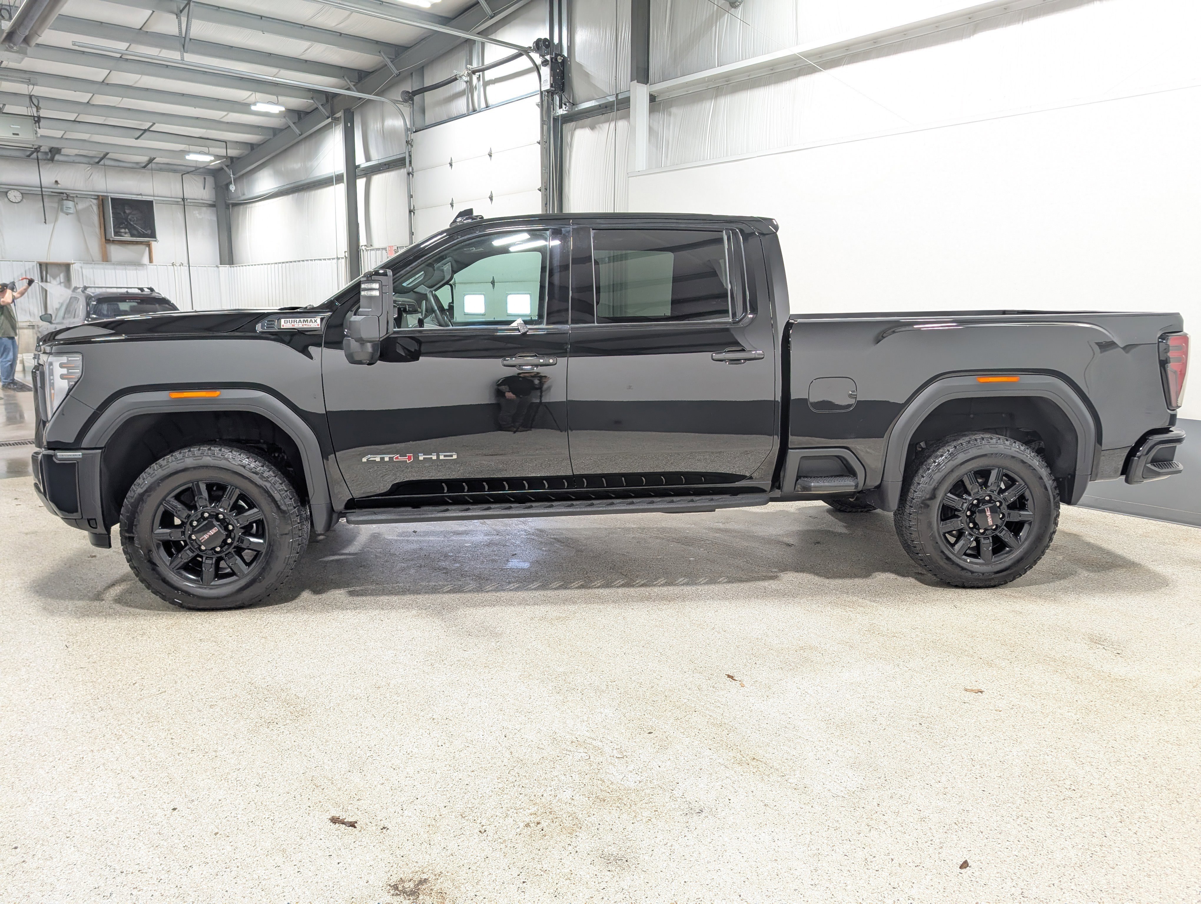 Used 2025 GMC Sierra 3500 AT4 w/ AT4 Premium Plus Package image 6