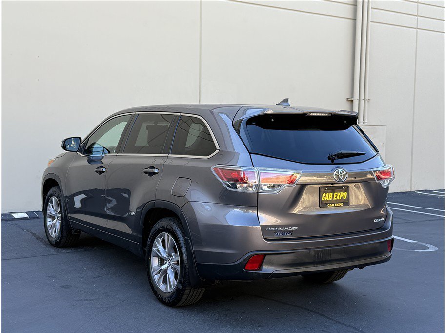 Used 2016 Toyota Highlander Plus AWD/4WD image 6