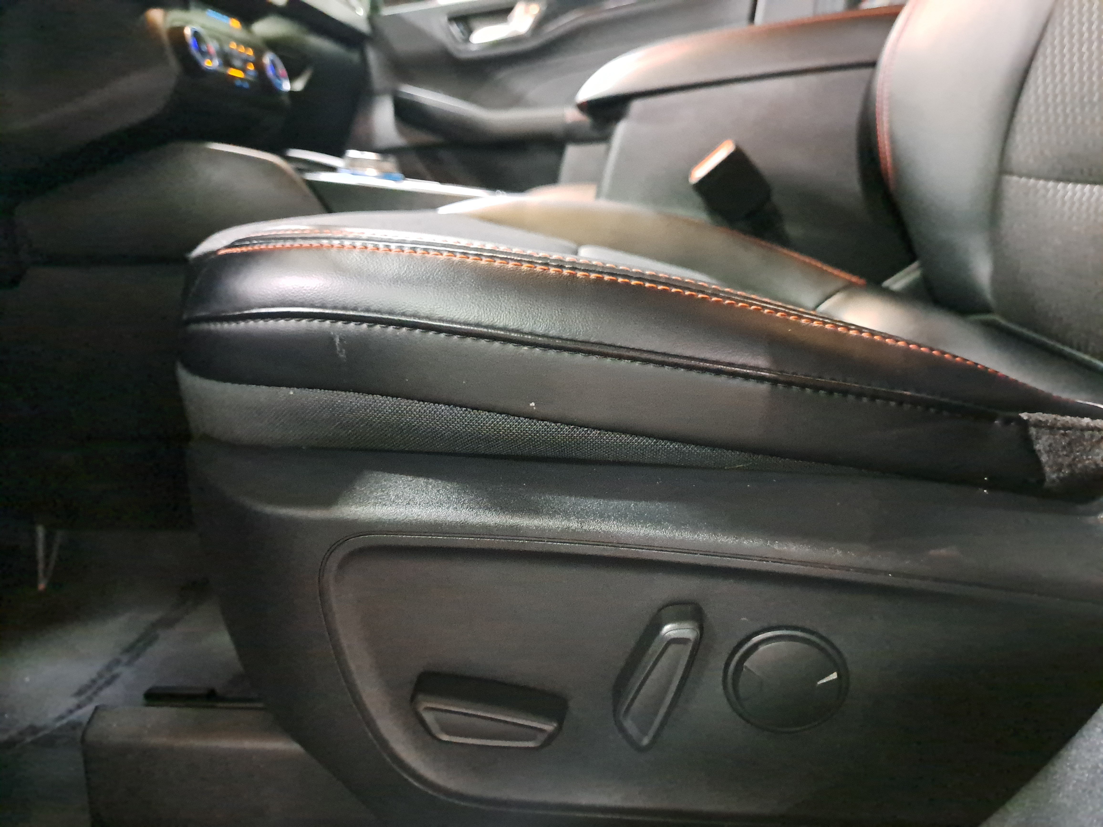 Used 2025 Ford Escape ST-Line FWD image 28