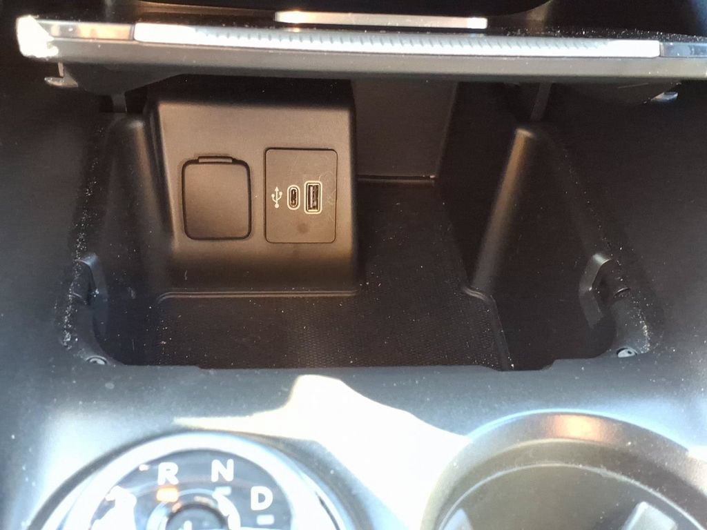 Used 2025 Ford Explorer ST-Line AWD/4WD image 19