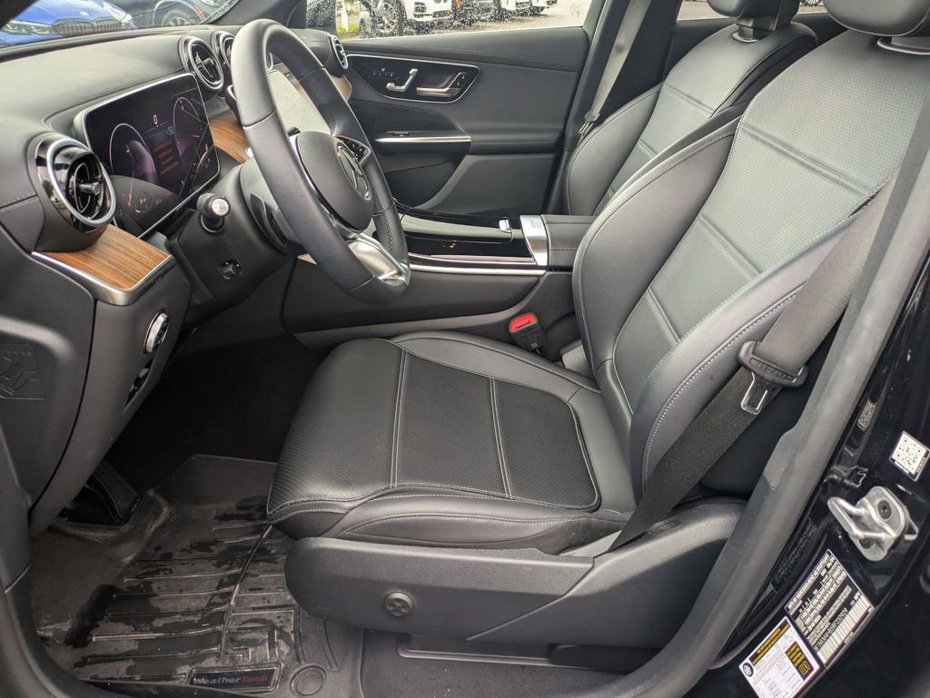 Used 2024 Mercedes-Benz GLC 300 4MATIC image 11